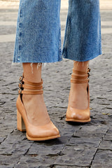 Casilda - Sandálias lisas com tira no tornozelo e salto grosso